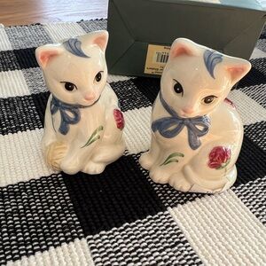 Lenox Poppies on Blue Barnyard Collection Kitten Salt and Pepper Shakers